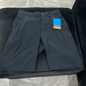 Columbia Active shorts (Size 30)